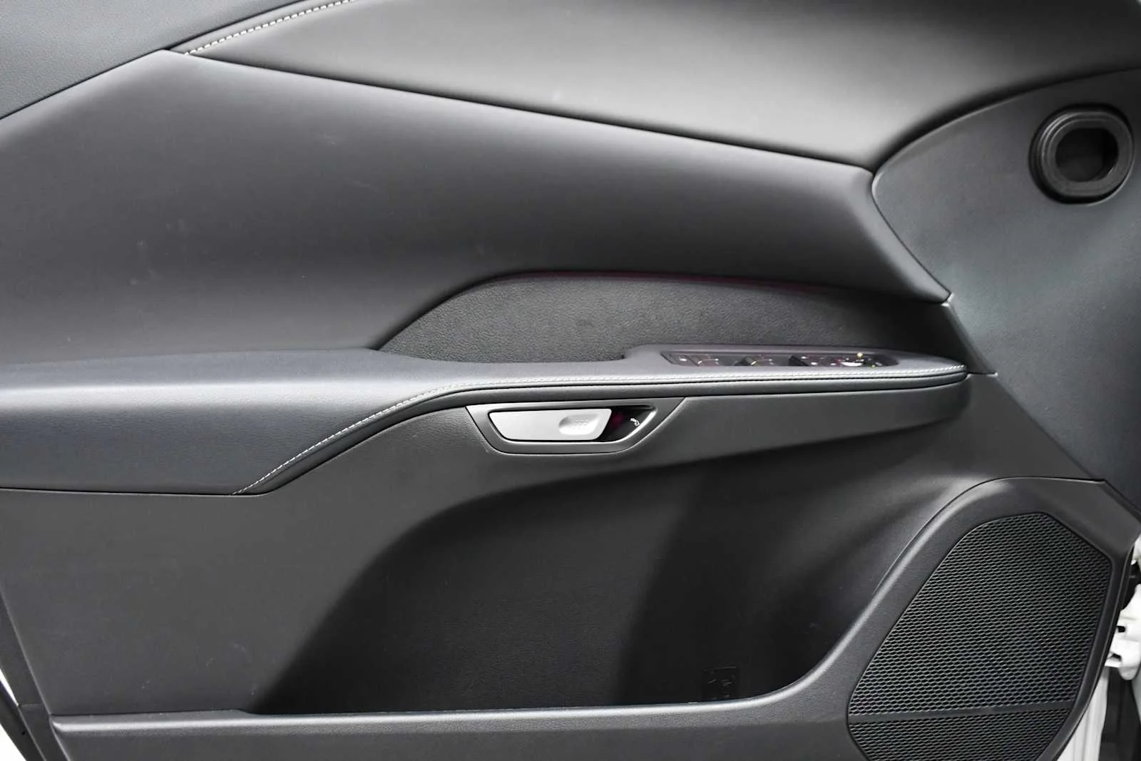 2025 Lexus RX 350 - Photo 14