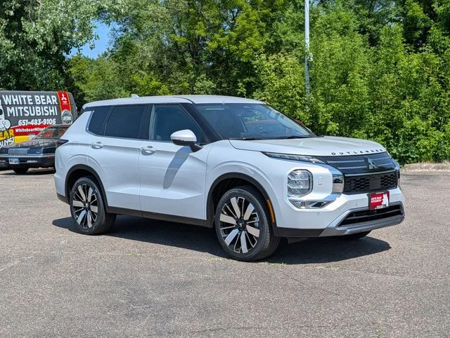 2026 Mitsubishi Outlander SE S-AWC's photo
