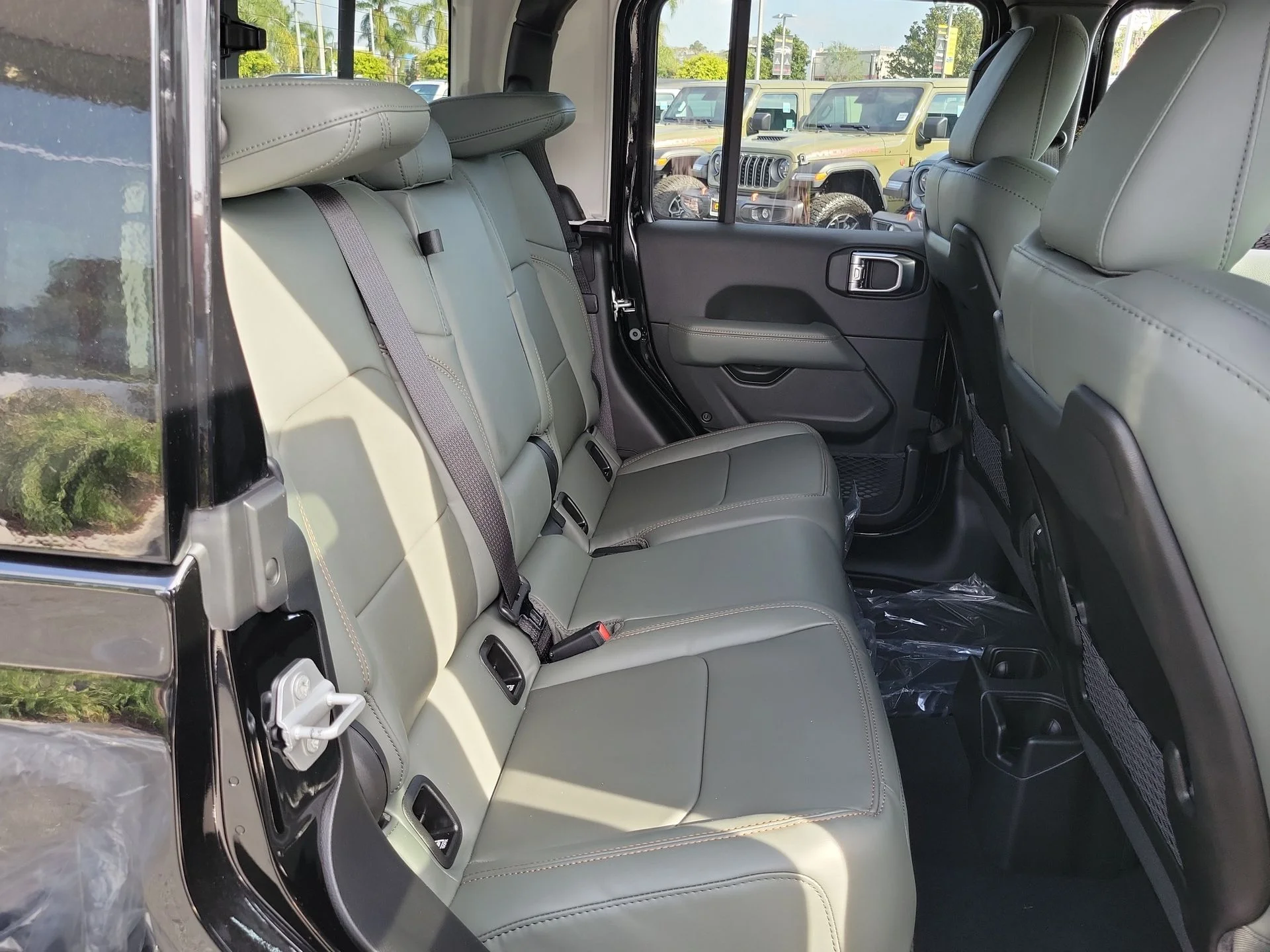 New 2026 Black Jeep Mojave image 18