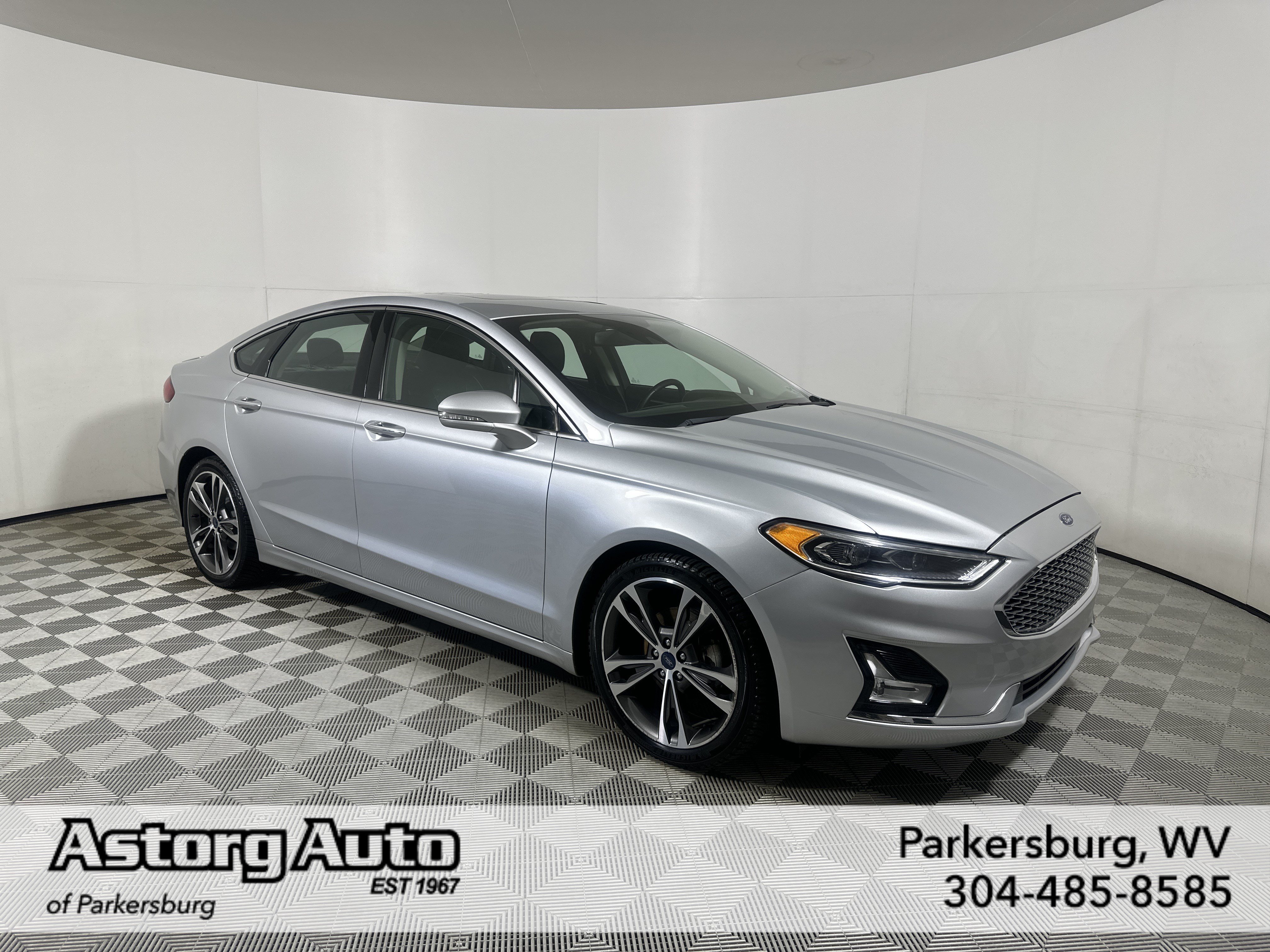 Used 2019 Silver Ford Titanium image 1