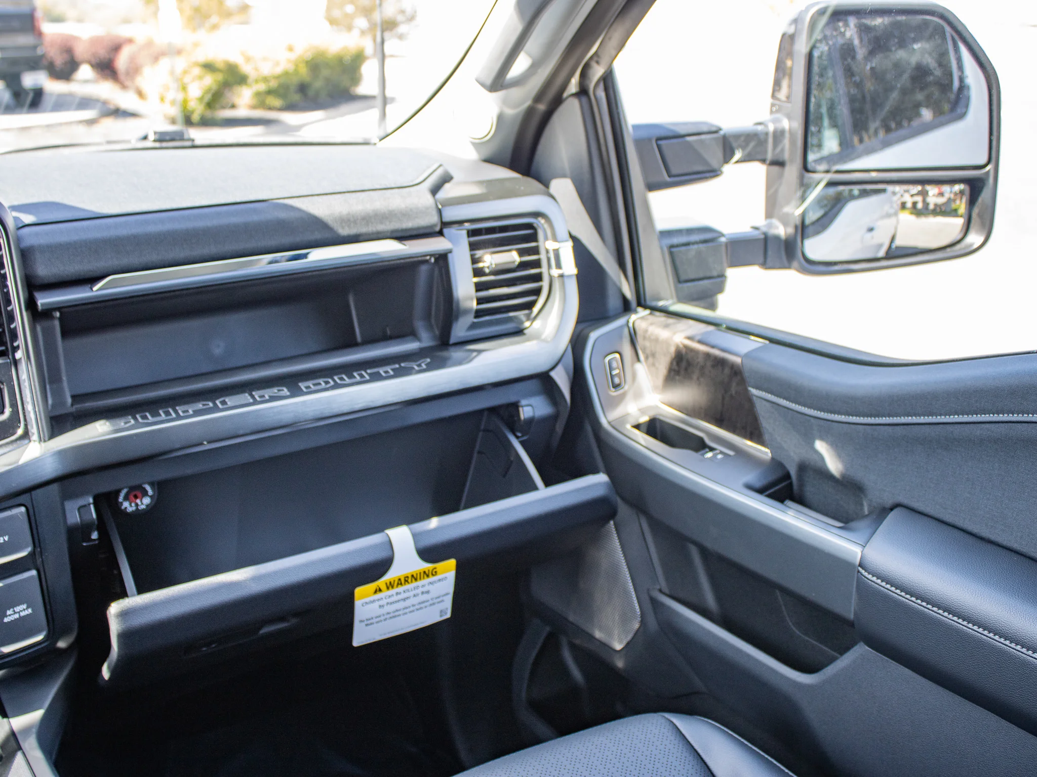 New 2026 Star White Metallic Tri-Coat Ford F-250® Lariat® image 54