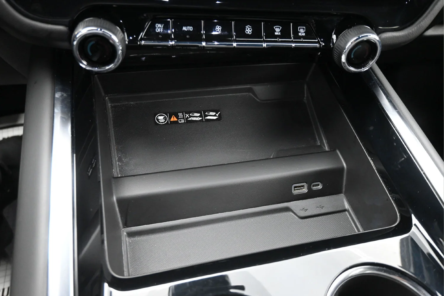Used 2025 Summit White Chevrolet LT image 26