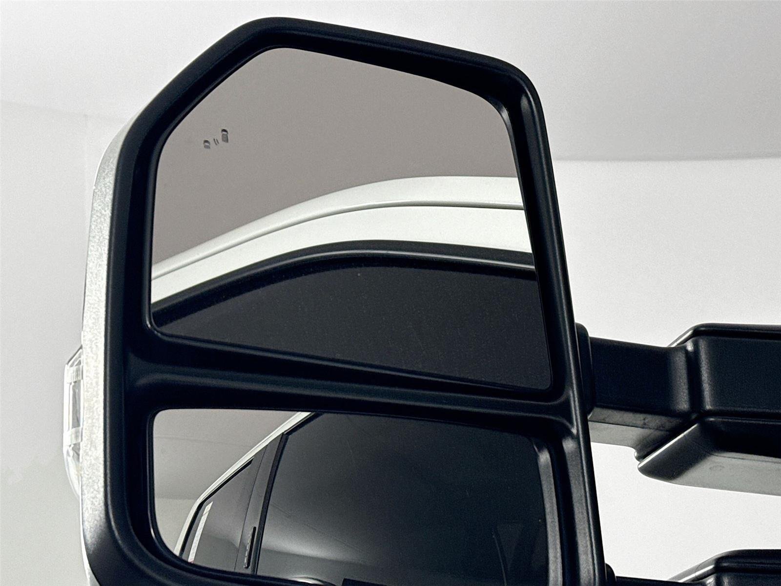 Used 2022 Star White Metallic Tri-Coat Ford Platinum image 5
