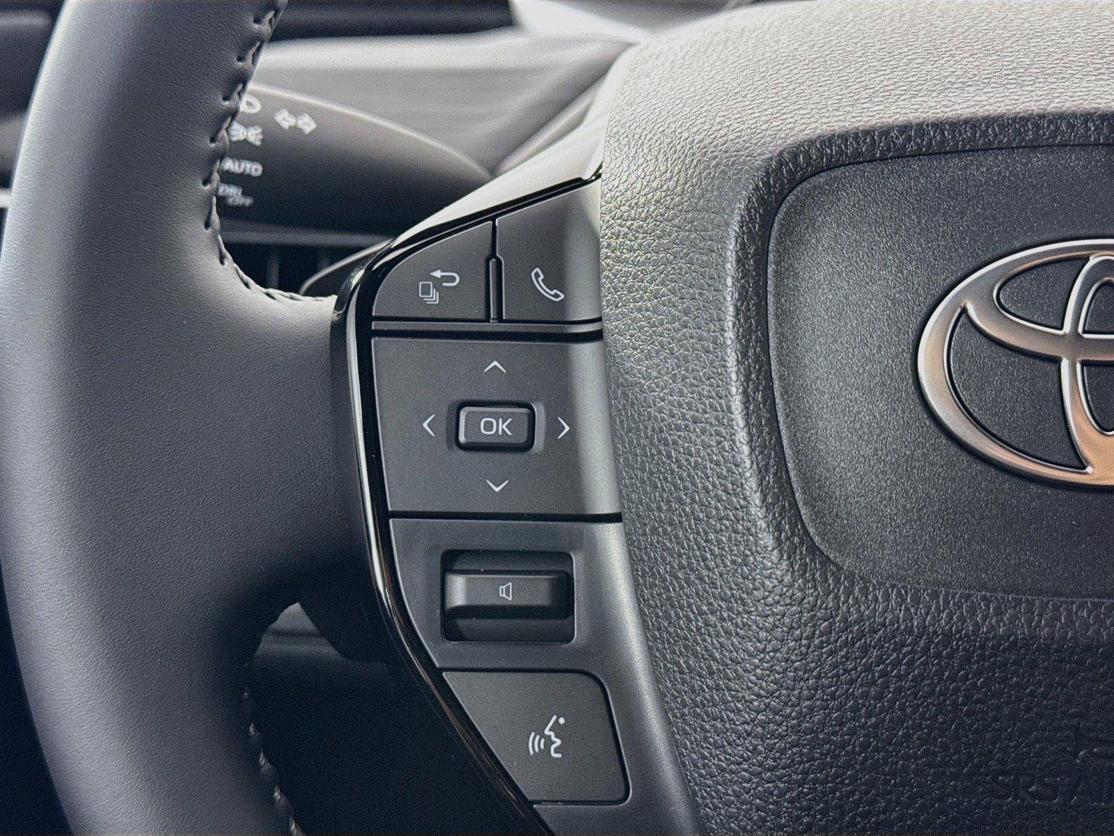 New 2026 Wind Chill Pearl Toyota SE image 18