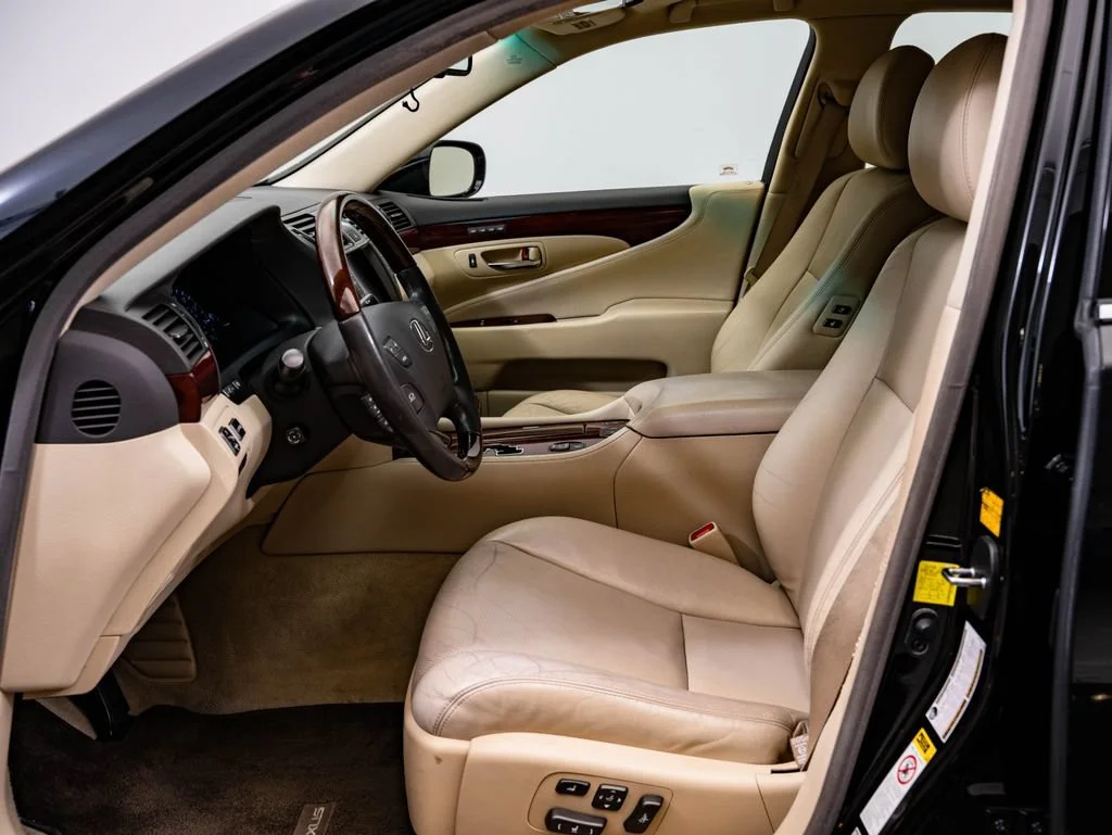 Used 2011 Obsidian Lexus 460 image 23