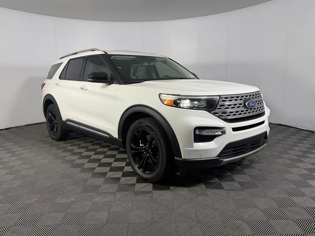 Used 2021 White Ford Limited image 3
