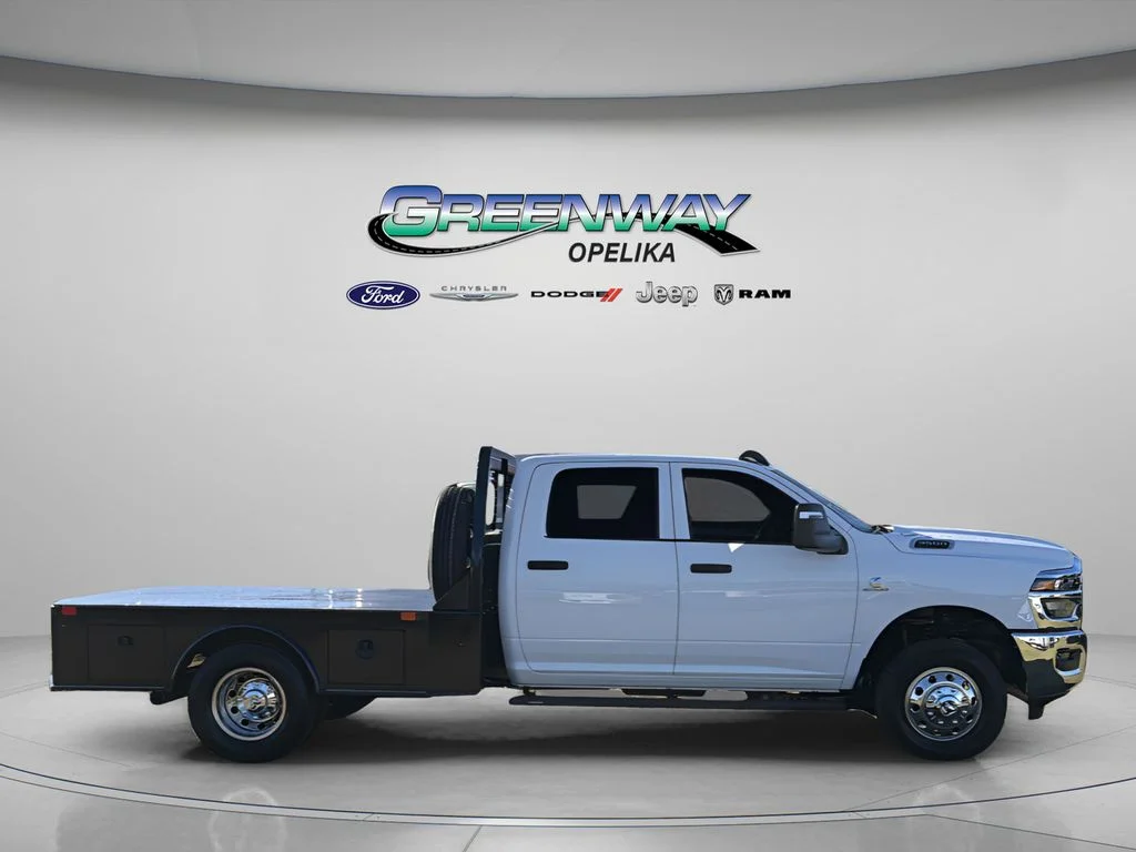 New 2026 Bright White Clear-Coat Exterior Paint RAM Tradesman image 8