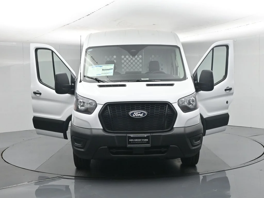 New 2026 Oxford White Ford Base image 30
