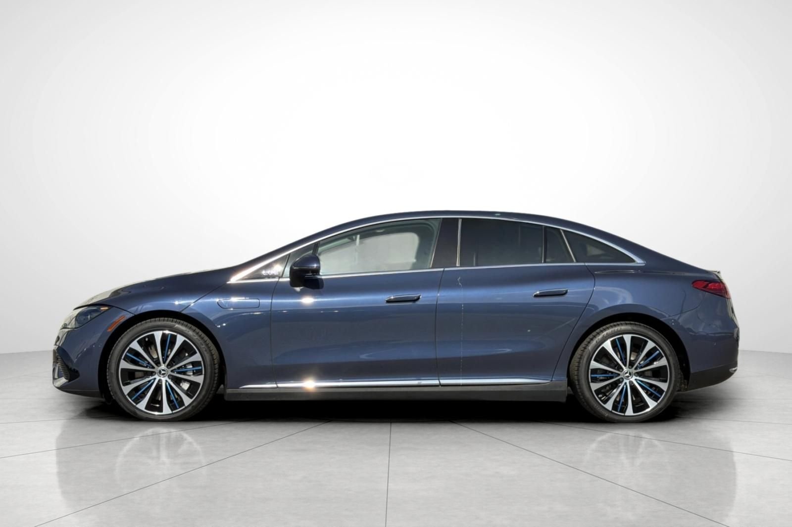 Used 2023 Blue Mercedes-Benz 500 Sedan image 32
