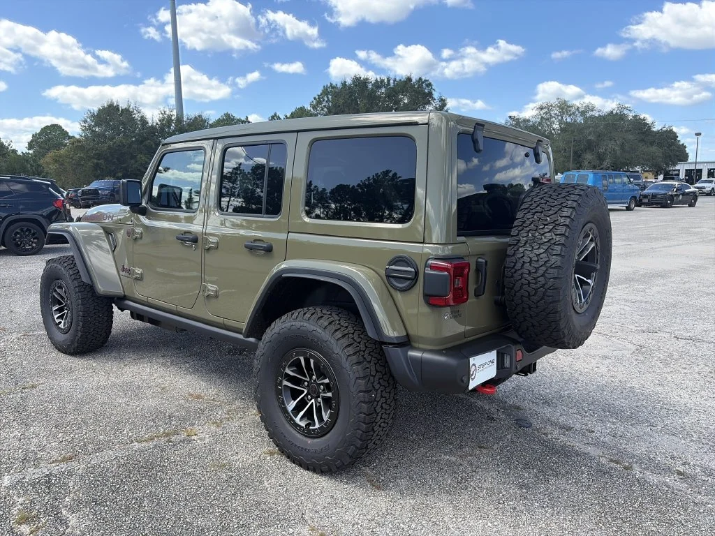 New 2027 41 Paint Jeep Rubicon X image 4