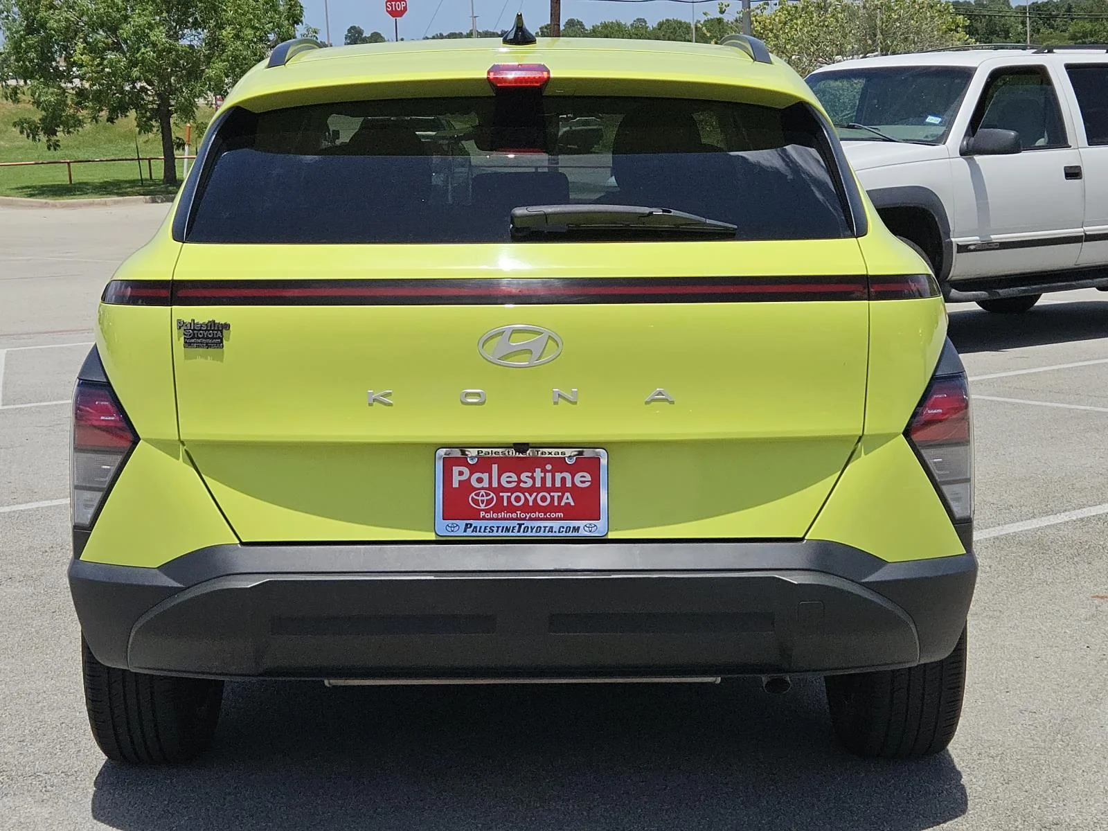 Used 2024 Neoteric Yellow Hyundai SEL FWD image 5