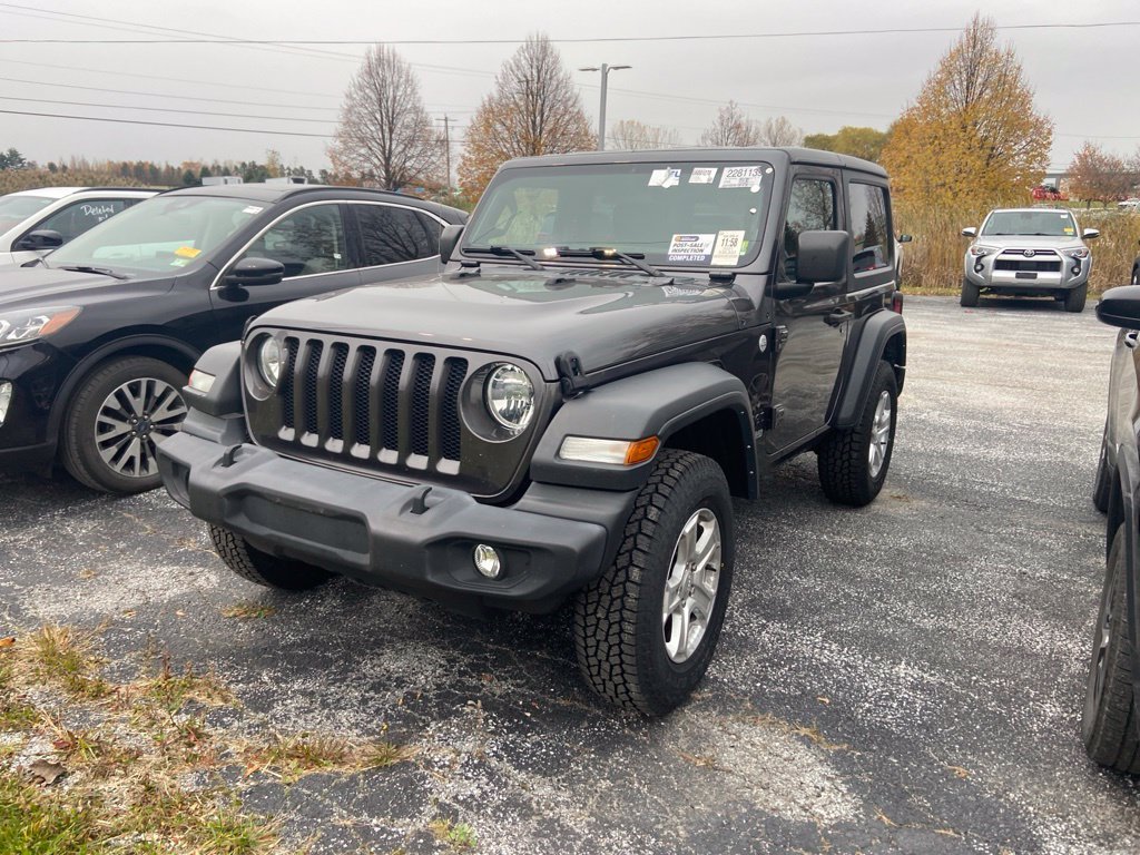 Used 2021 Granite Crystal Metallic Clearcoat Jeep Sport S image 3