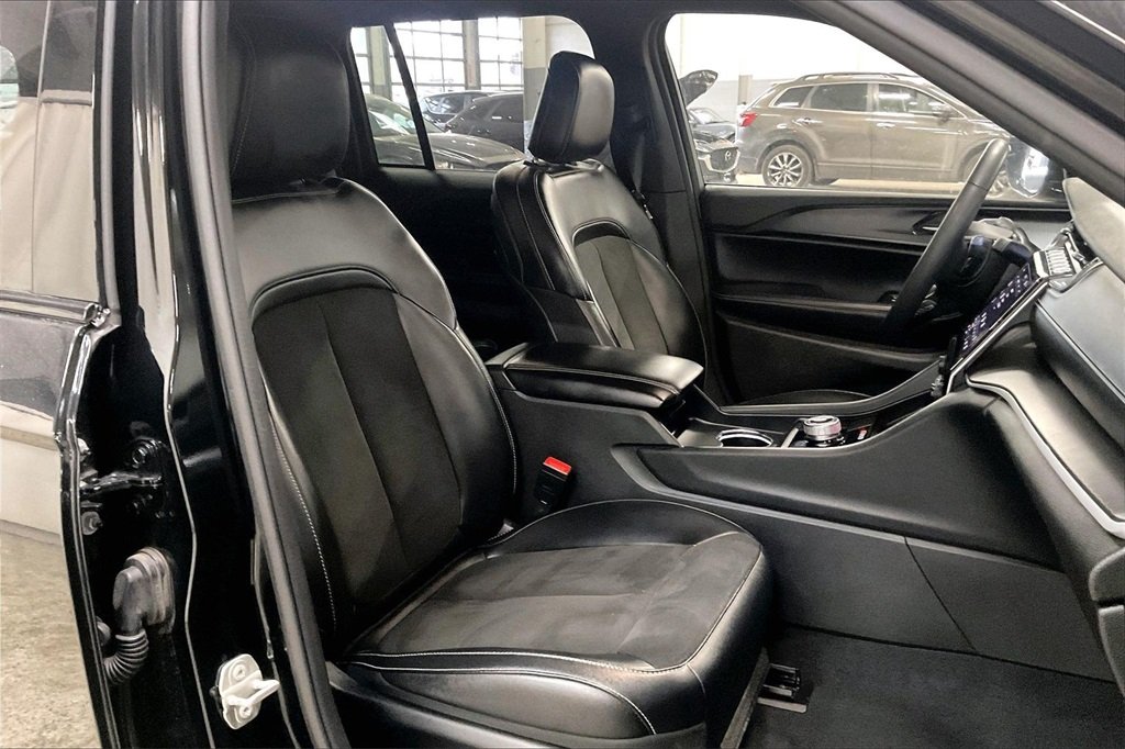 2023 JEEP GRAND CHEROKEE - Image 5