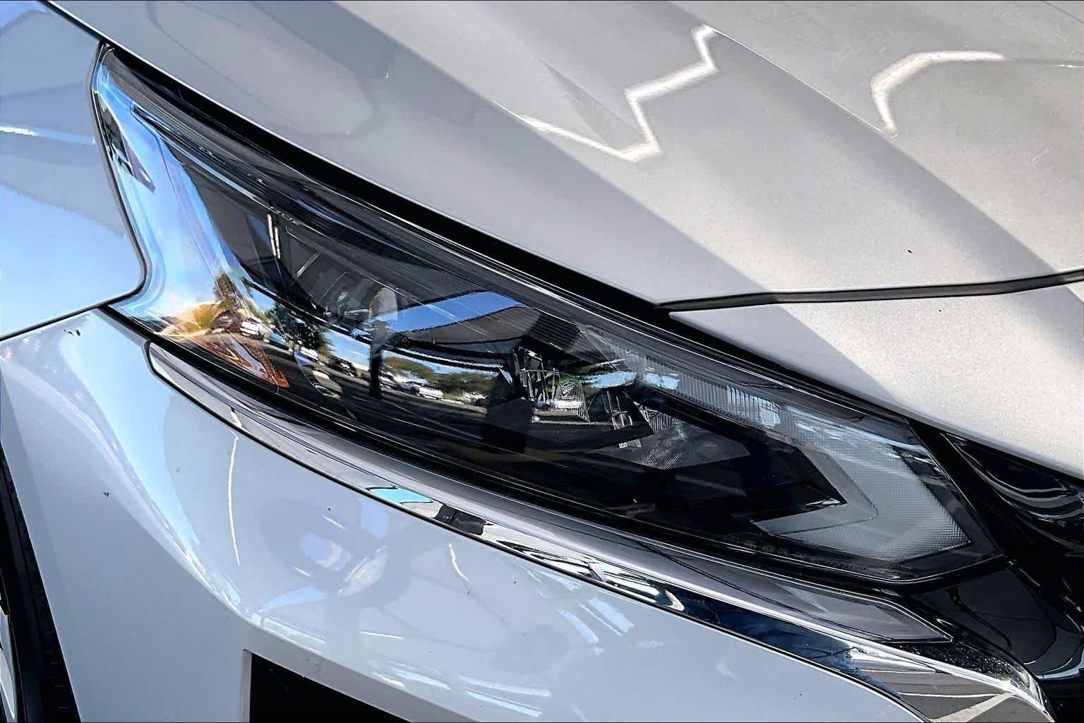 Used 2024 Brilliant Silver Metallic Nissan 2.5 S image 28
