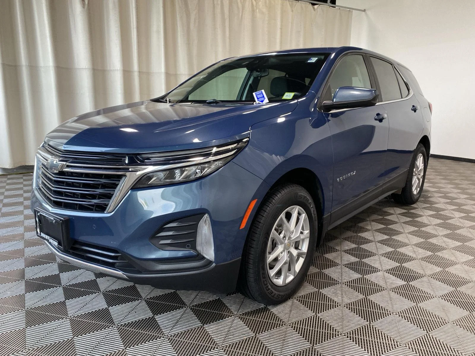 Used 2024 Lakeshore Blue Metallic Chevrolet LT image 3
