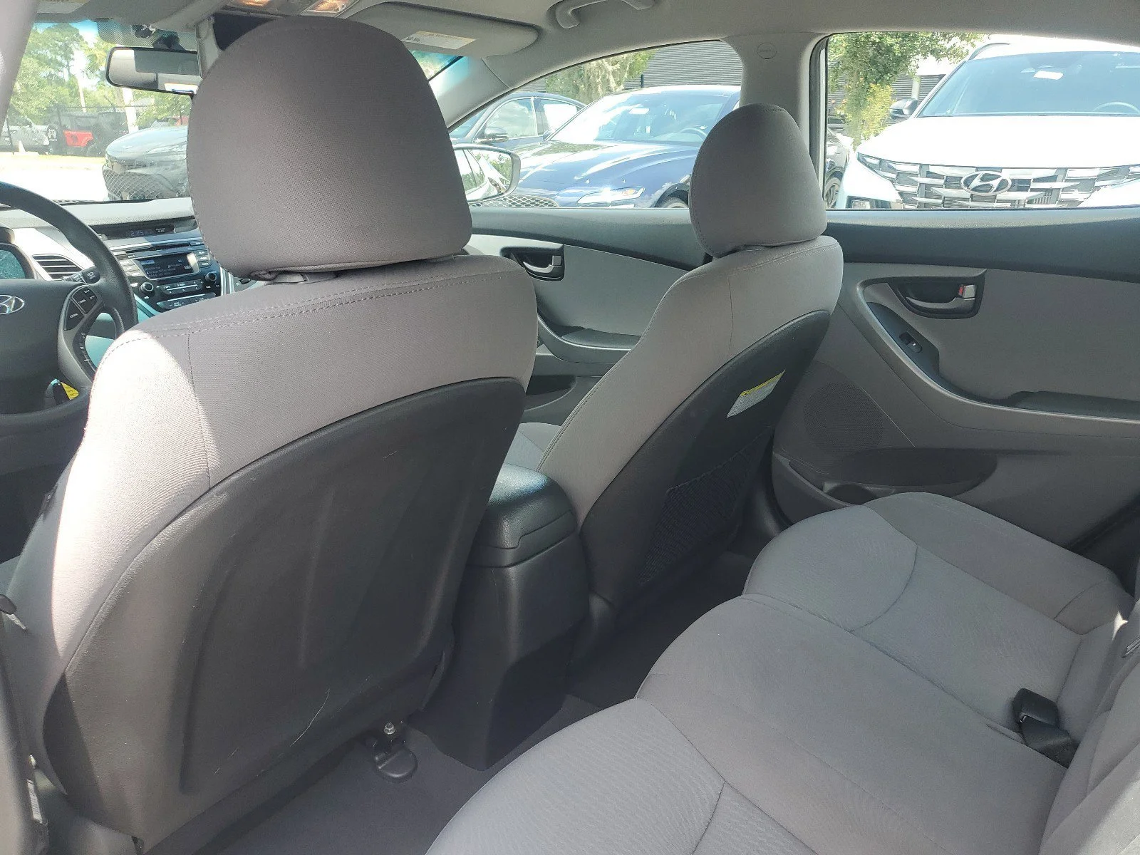 Used 2014 Radiant Silver Hyundai SE image 21