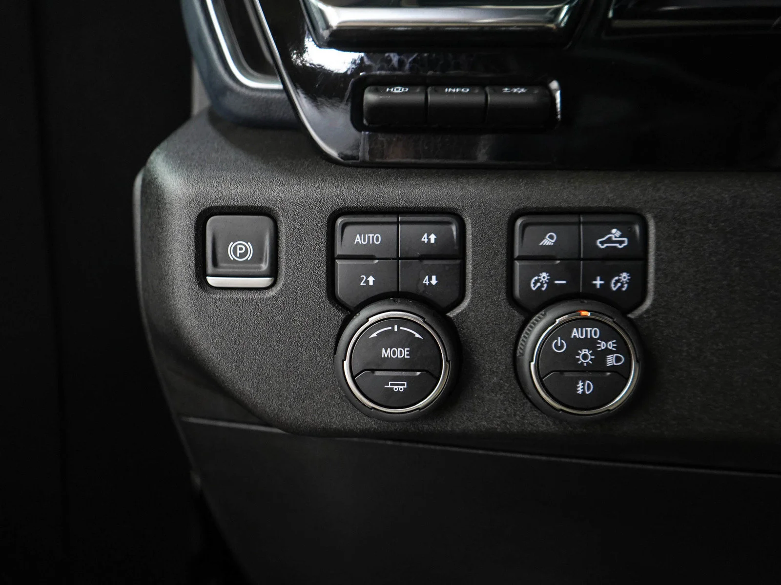 Used 2025 Black Chevrolet High Country image 25