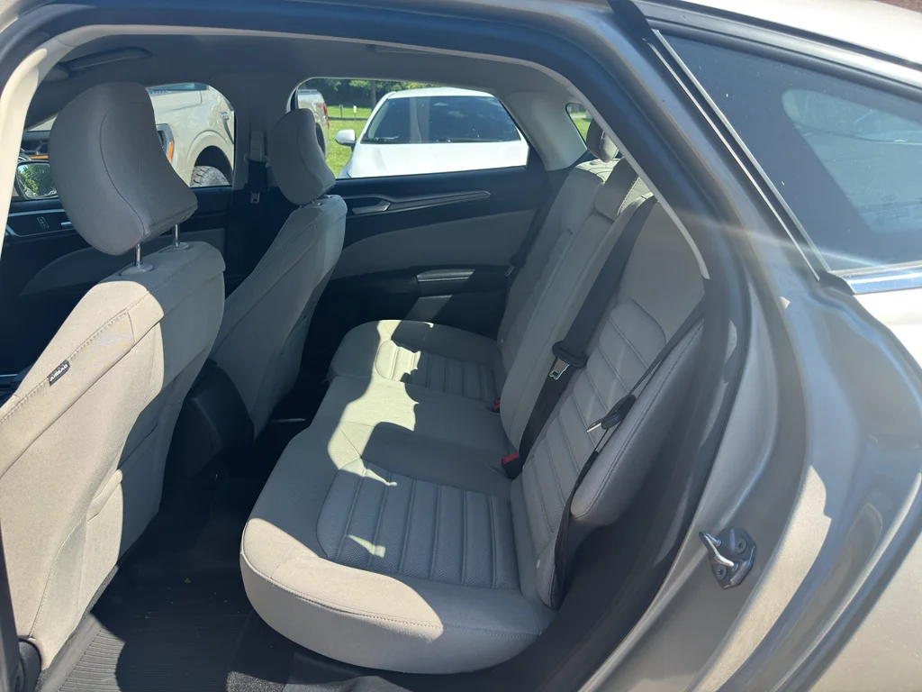 Used 2017 White Gold Ford S image 5