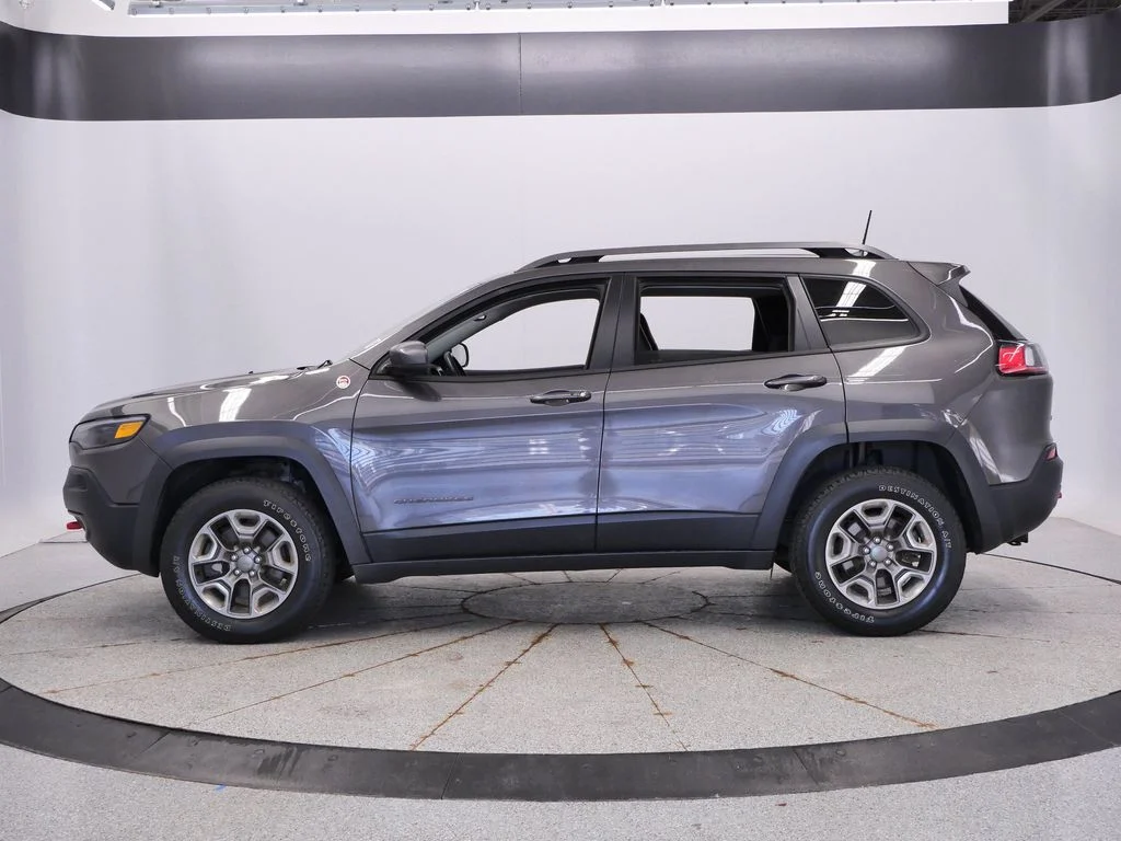 Used 2019 Jeep Cherokee Trailhawk with VIN 1C4PJMBNXKD387051 for sale in Coon Rapids, Minnesota