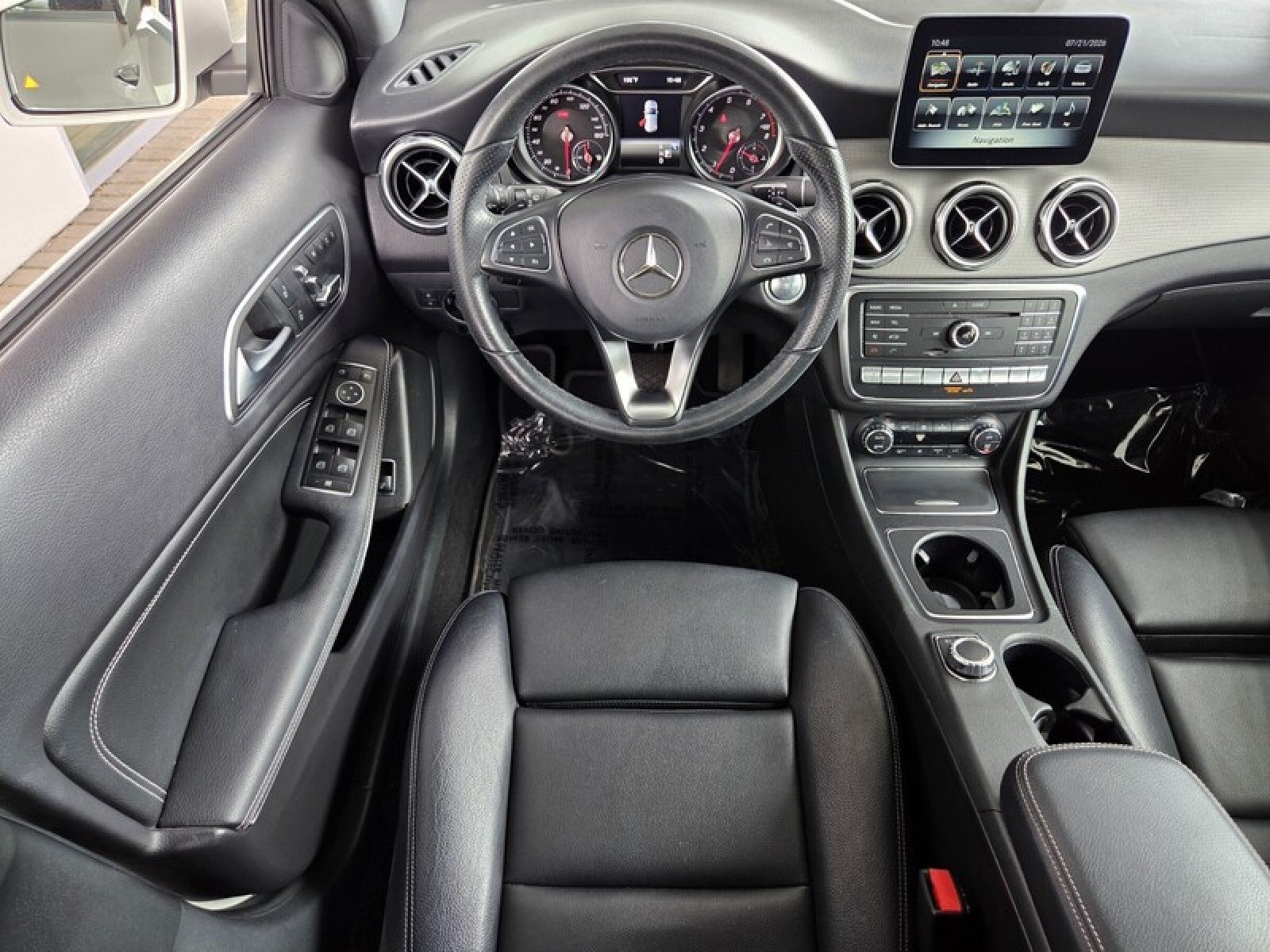Used 2020 Polar White Mercedes-Benz GLA 250 image 16