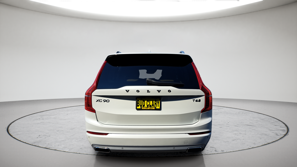 Used 2019 White Volvo T6 Momentum image 4