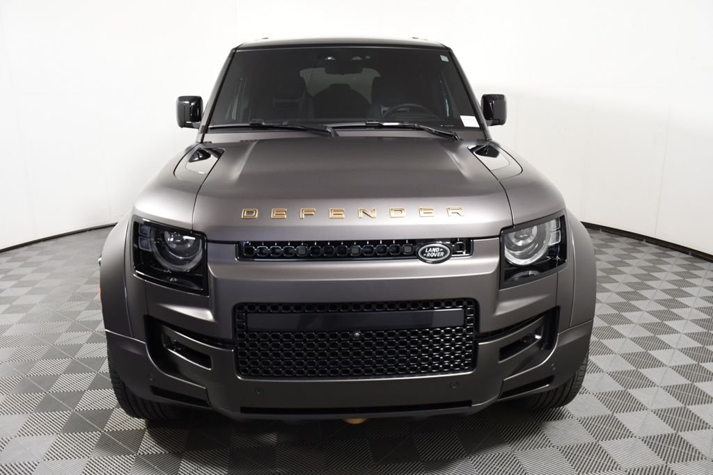 Used 2025 Charente Grey Metallic Land Rover OCTA image 10