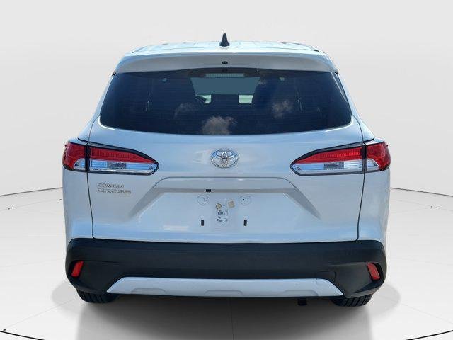 Certified Used 2023 WIND CHILL PEARL Toyota  image 5