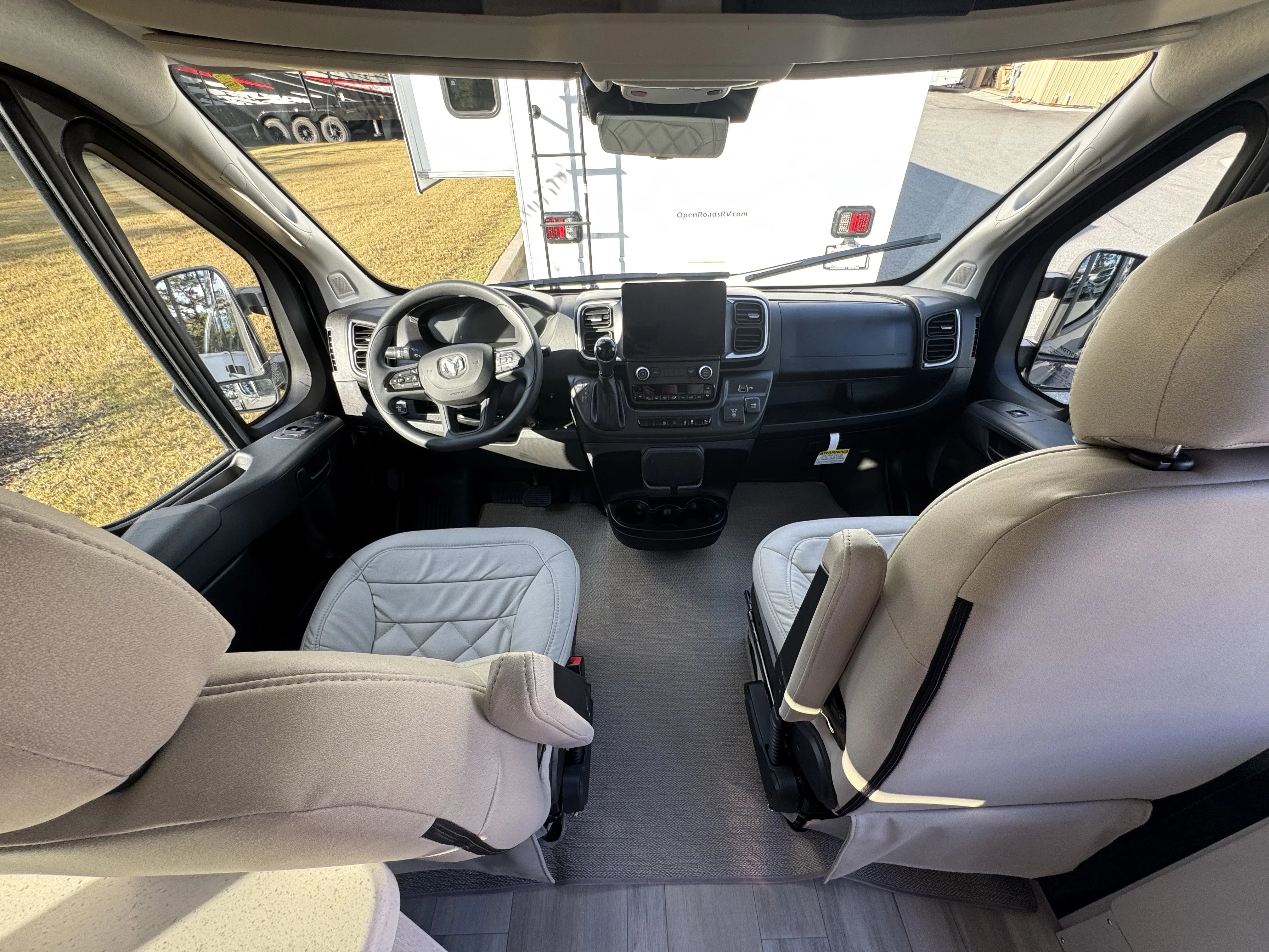 2025 RAM ProMaster Window Van Base - Photo 8