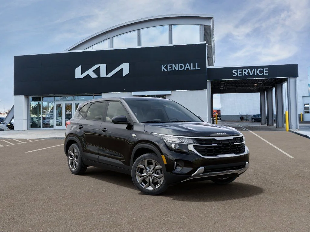 New 2026 Fusion Black Kia LX image 8