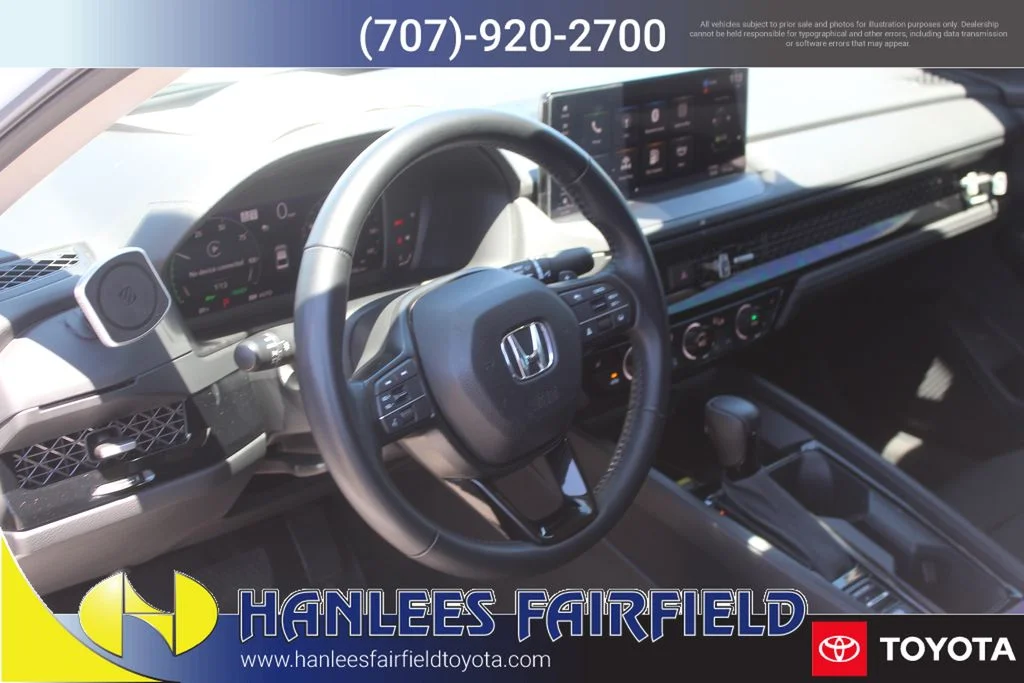Used 2025 White Honda EX-L image 11