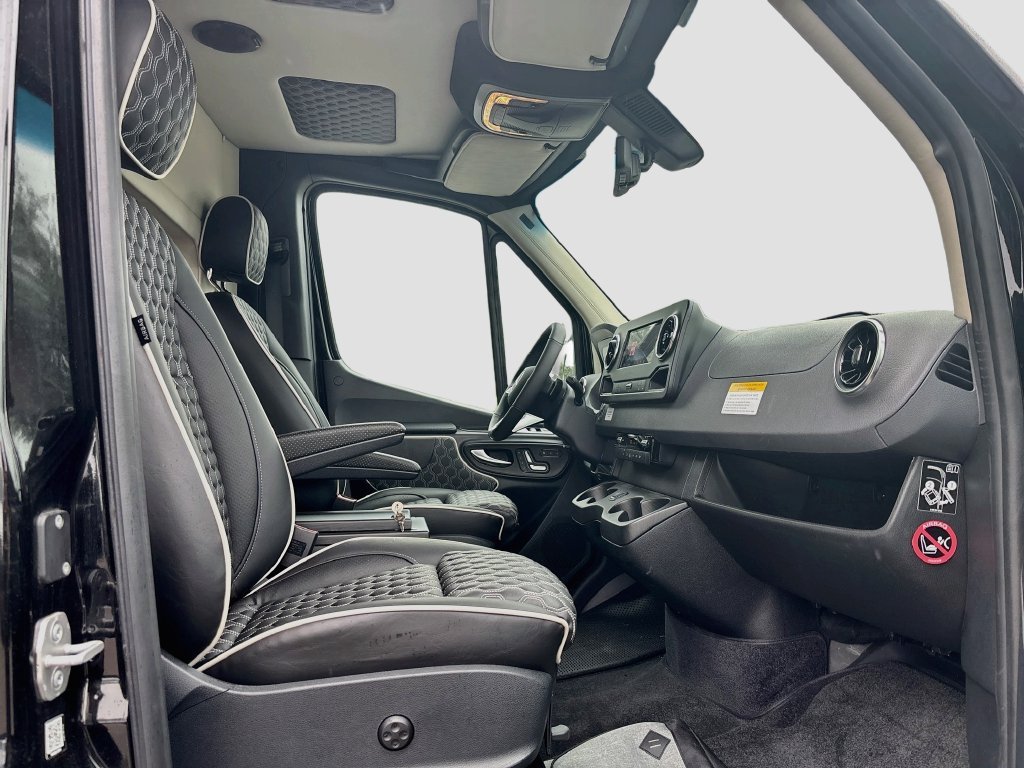 New 2026  Mercedes-Benz Midwest Business Class J Club image 30