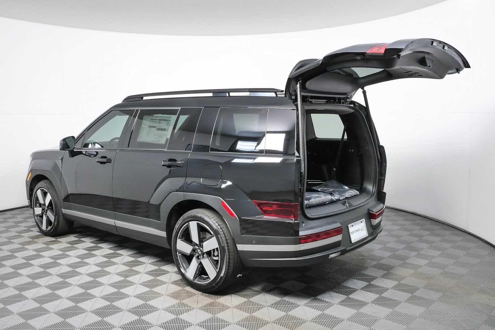 New 2026 Phantom Black Hyundai Limited image 8