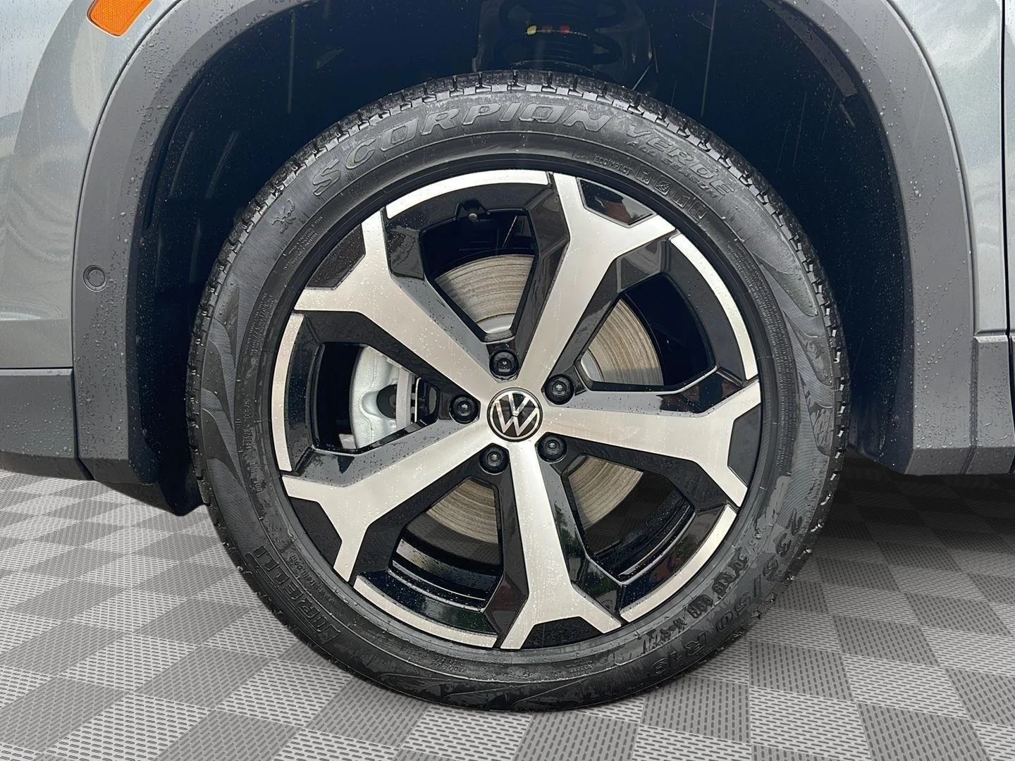 New 2026 Platinum Gray Metallic Volkswagen SE image 9