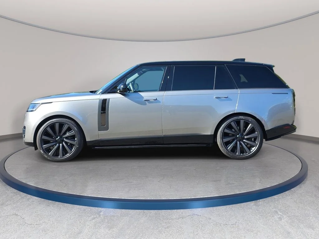 New 2026 Flux Silver Ultra Mettalic Gloss LAND ROVER SV Signature Suite image 8