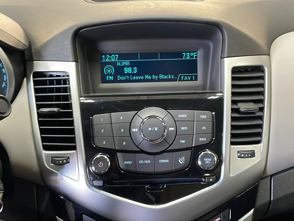 Used 2013 Silver Chevrolet LS image 33