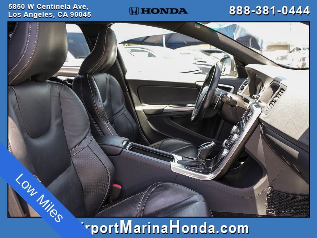 Used 2015 Crystal White Pearl Volvo T6 R-Design image 25