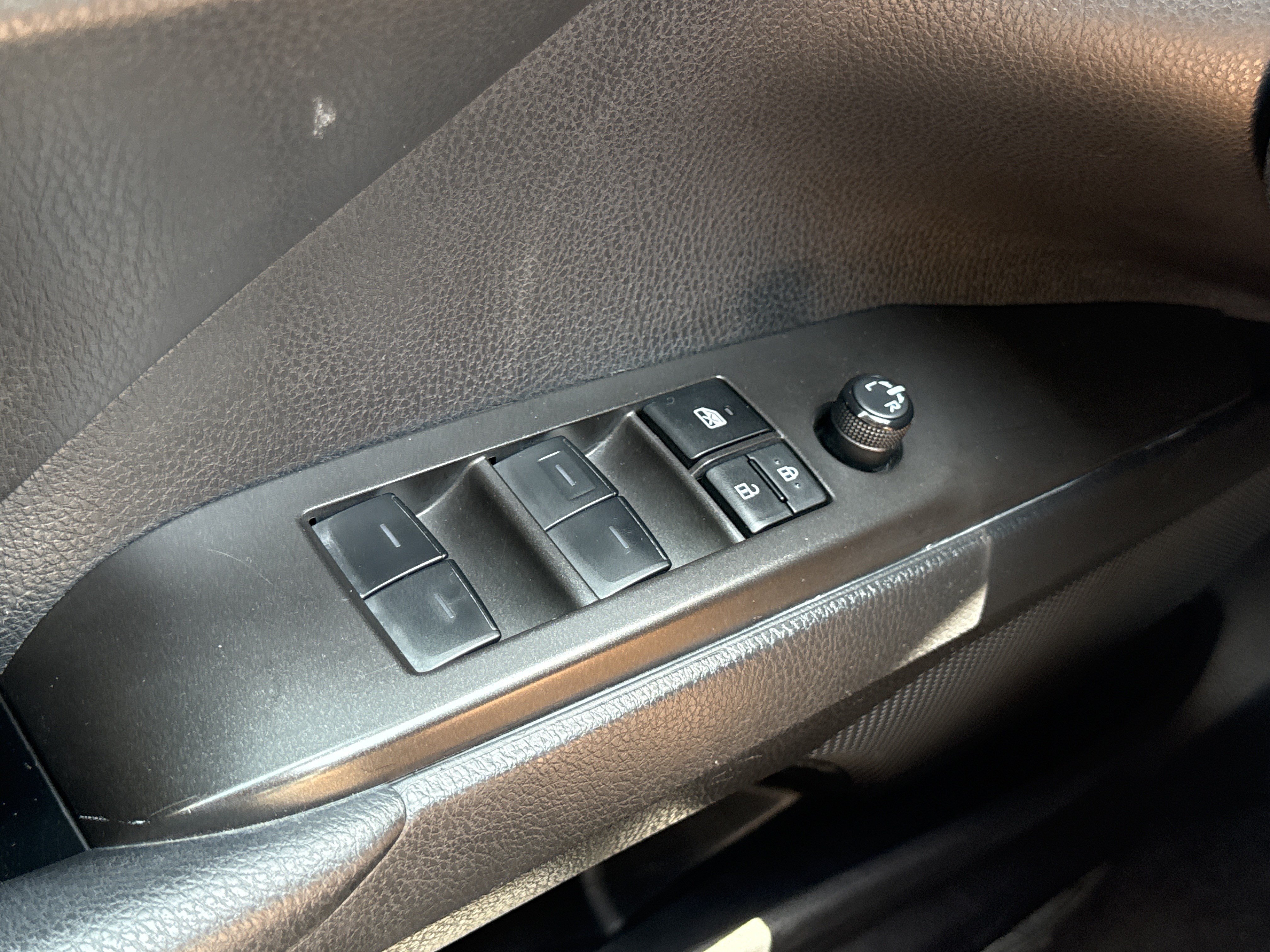 Used 2024 Ice Cap Toyota SE image 15