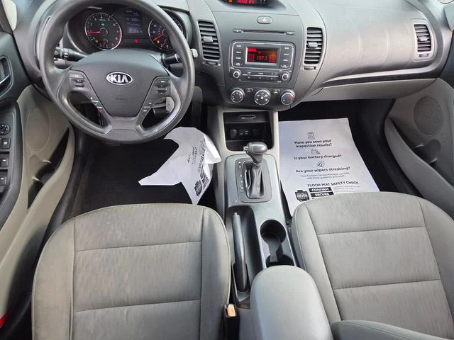 Used 2015 Silver Kia LX image 9