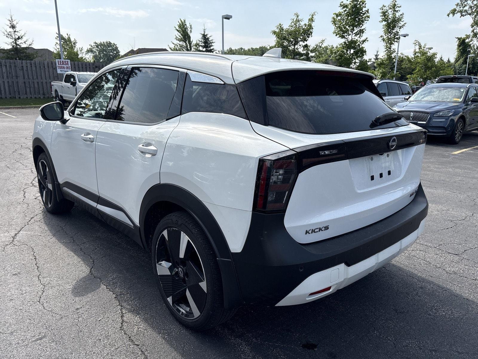 Used 2025 Aspen White Tricoat Nissan SR image 16