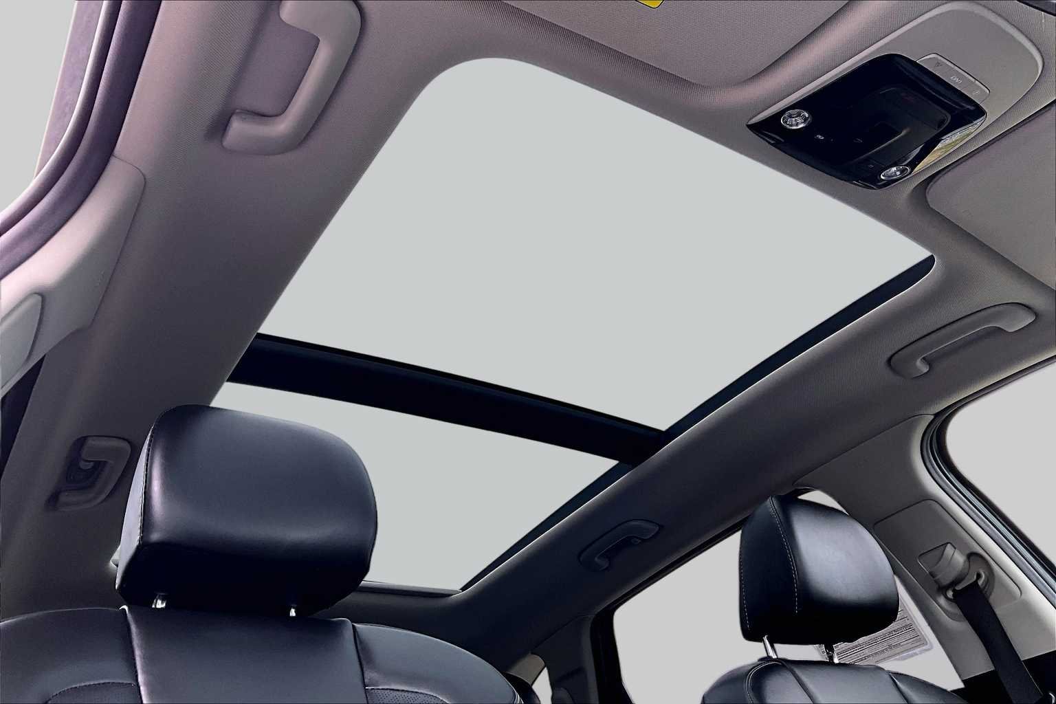 Used 2022 Gravity Grey Kia SX image 14