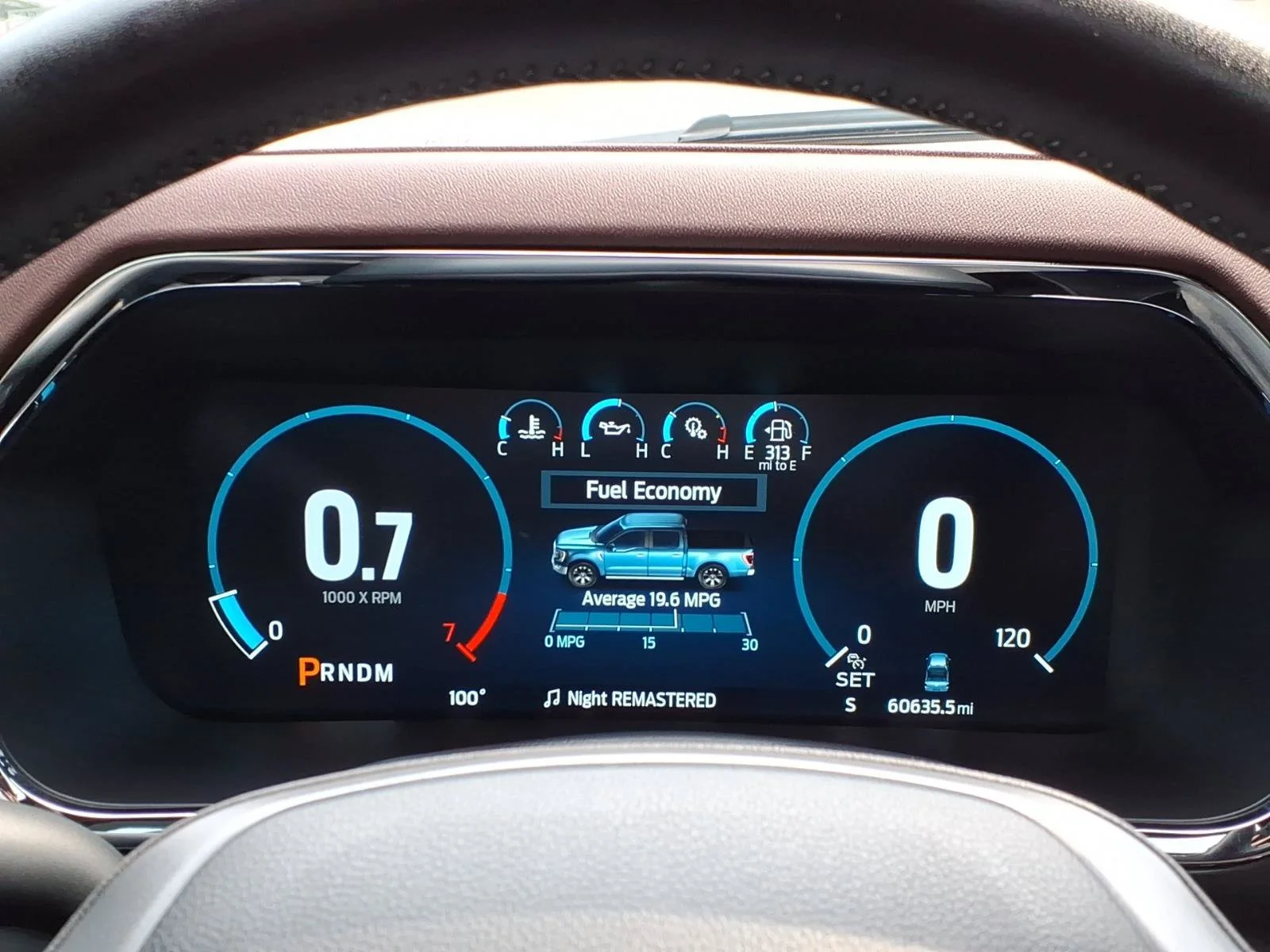 Used 2023 White Metallic Ford LARIAT image 17