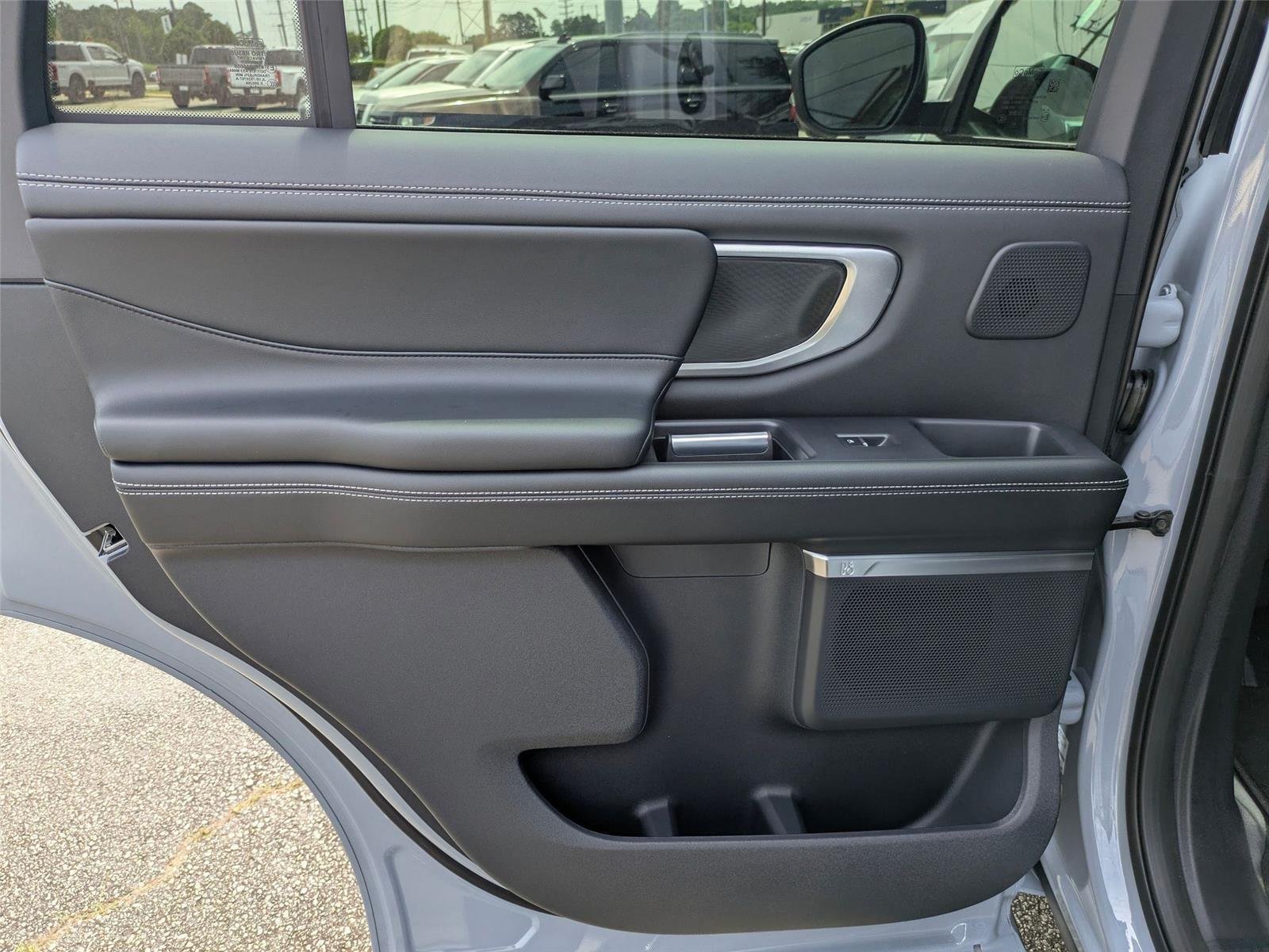 New 2026 Glacier Gray Metallic Tri-Coat Ford Platinum® image 25