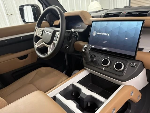 Certified Used 2026 Fuji White Land Rover S image 32
