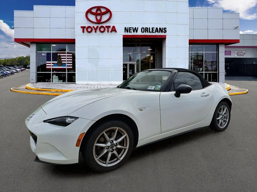 2016 Mazda MX-5 Miata Sport's photo