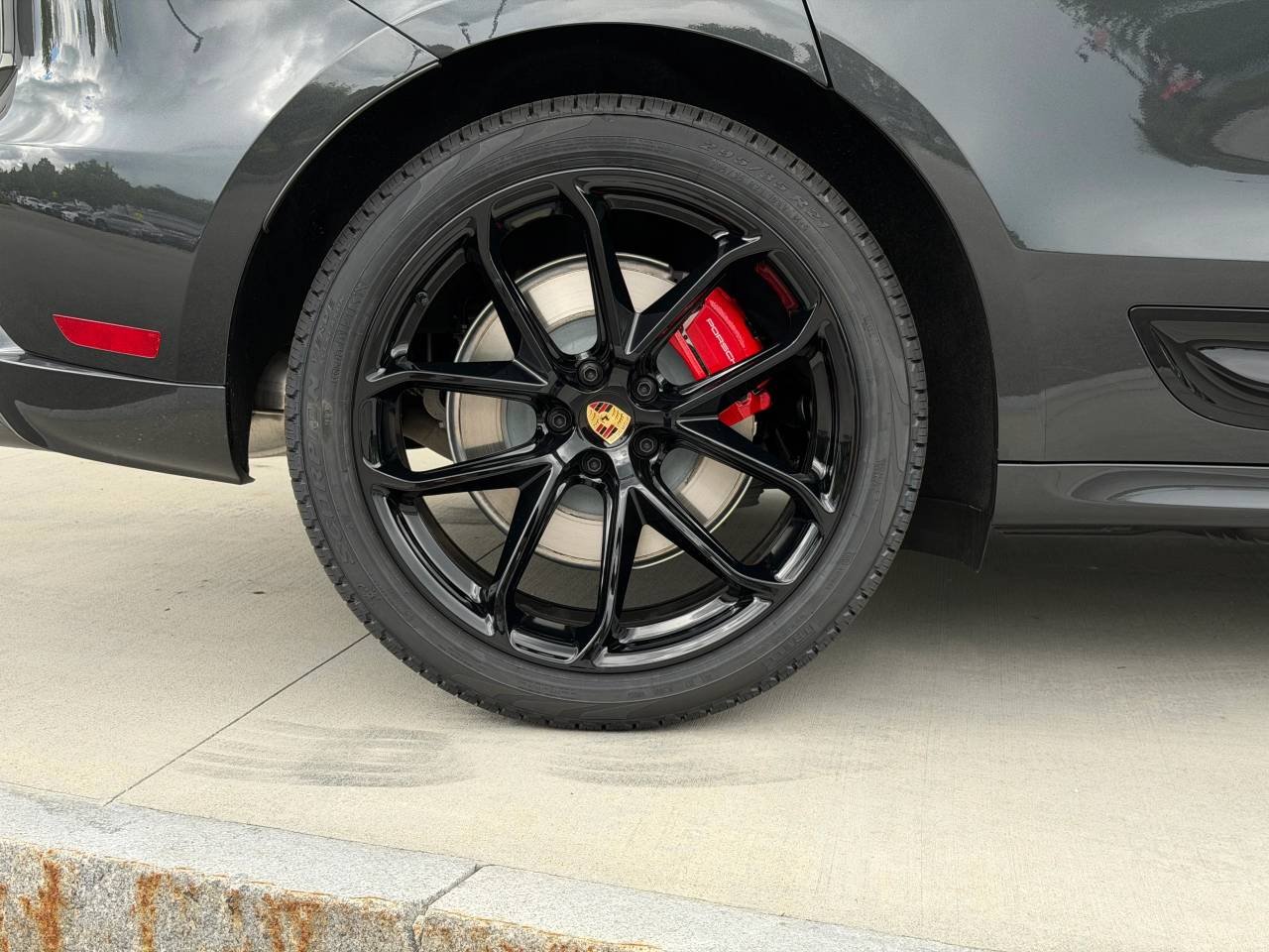 2026 Porsche Macan GTS - Photo 12