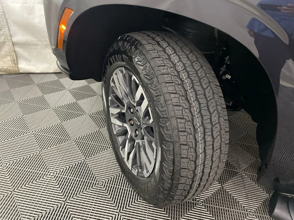 New 2026 Dark Ash Metallic Chevrolet Z71 image 30