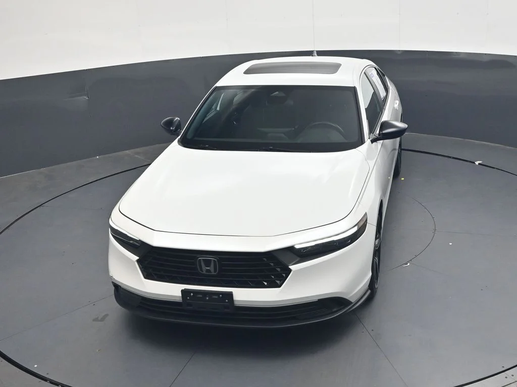 Used 2024 Platinum White Pearl Honda Sport image 34