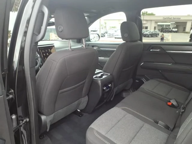 Used 2025 Ebony Twilight Metallic GMC Elevation image 8