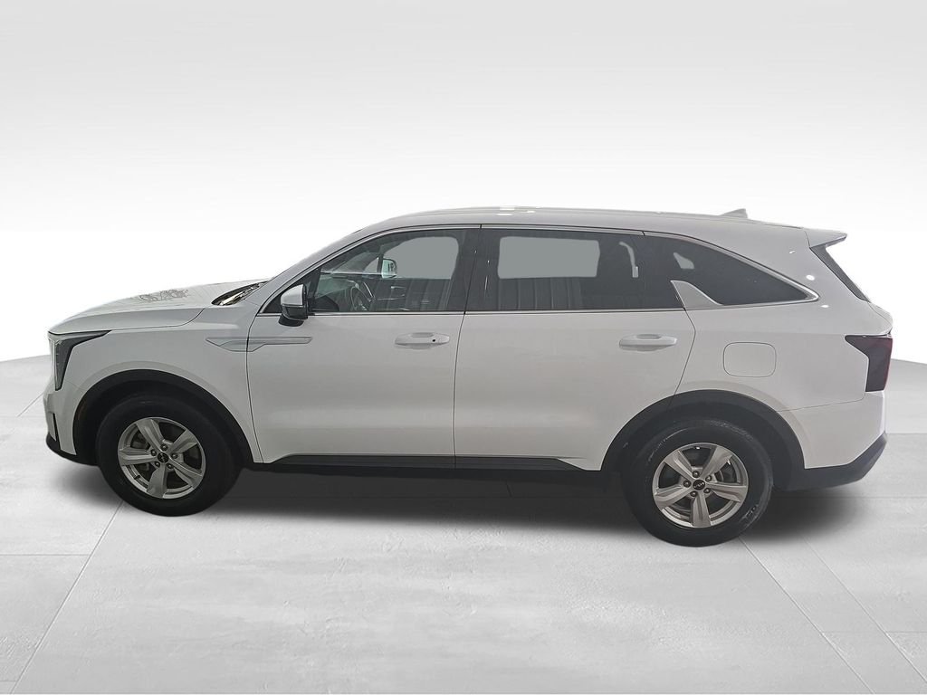 Used 2024 White Kia LX image 3