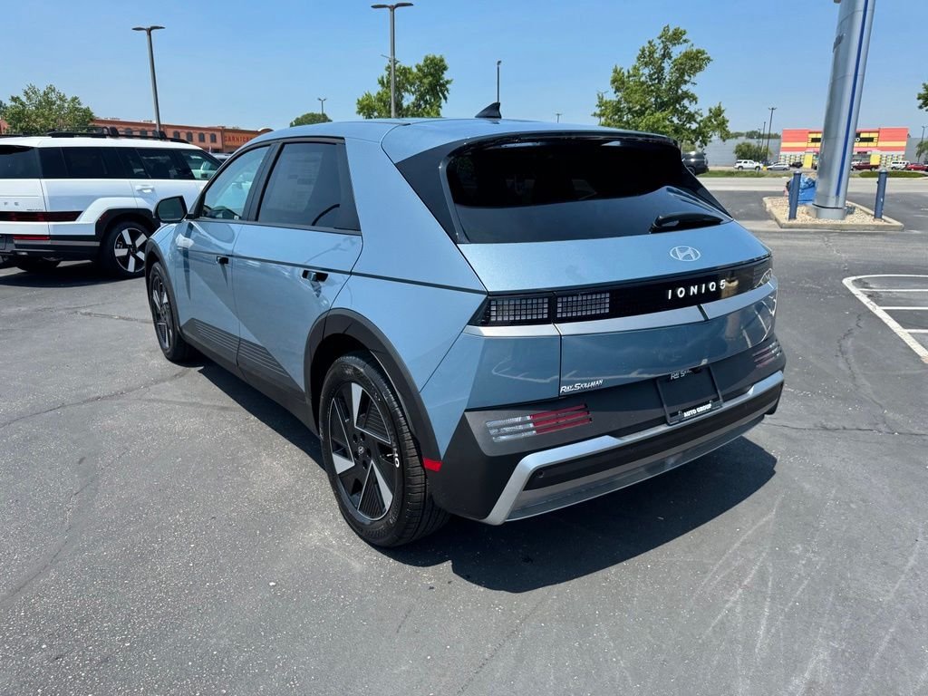 New 2026 Blue Hyundai SE Standard Range image 5